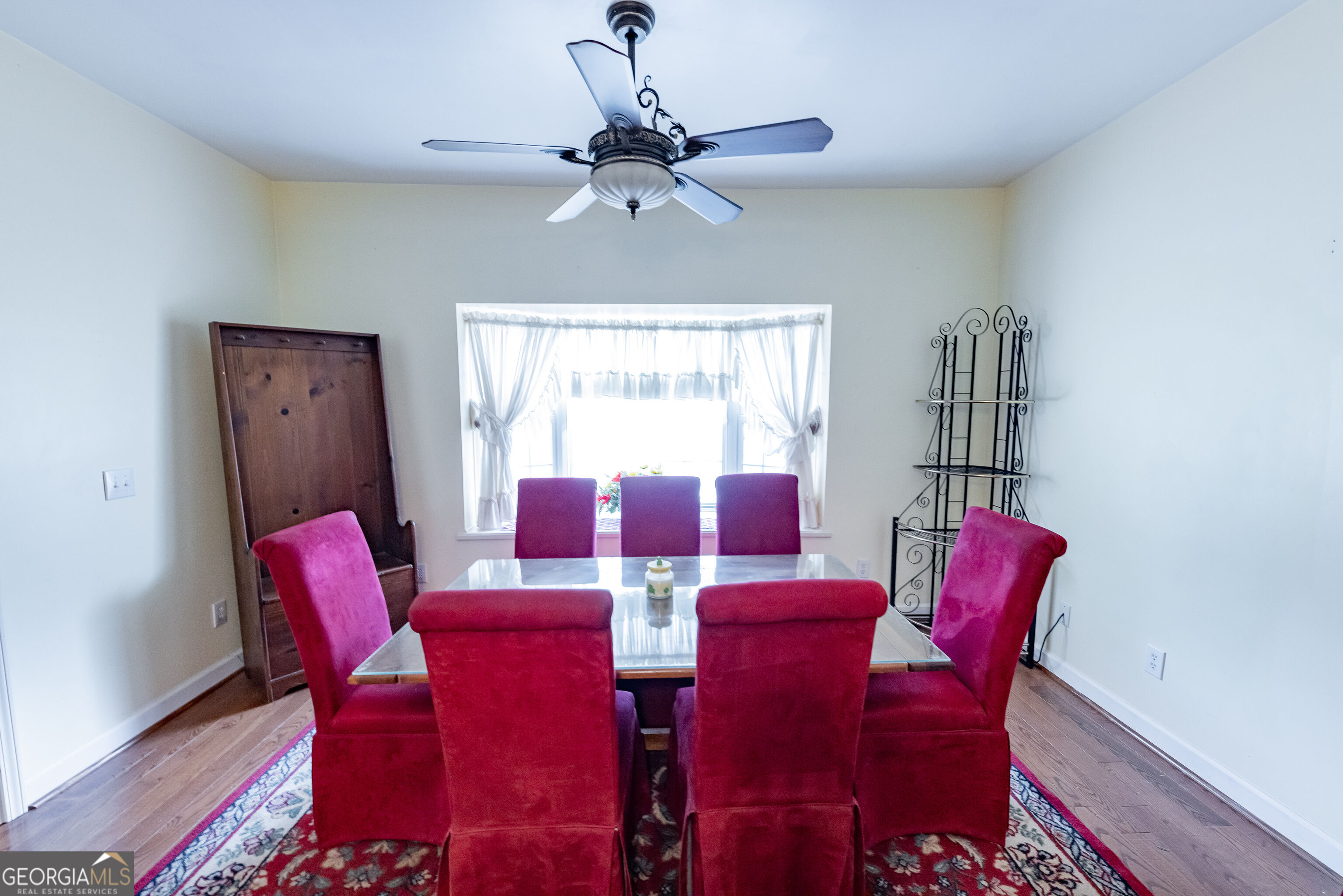 126 Shasta Drive Property Photo 8