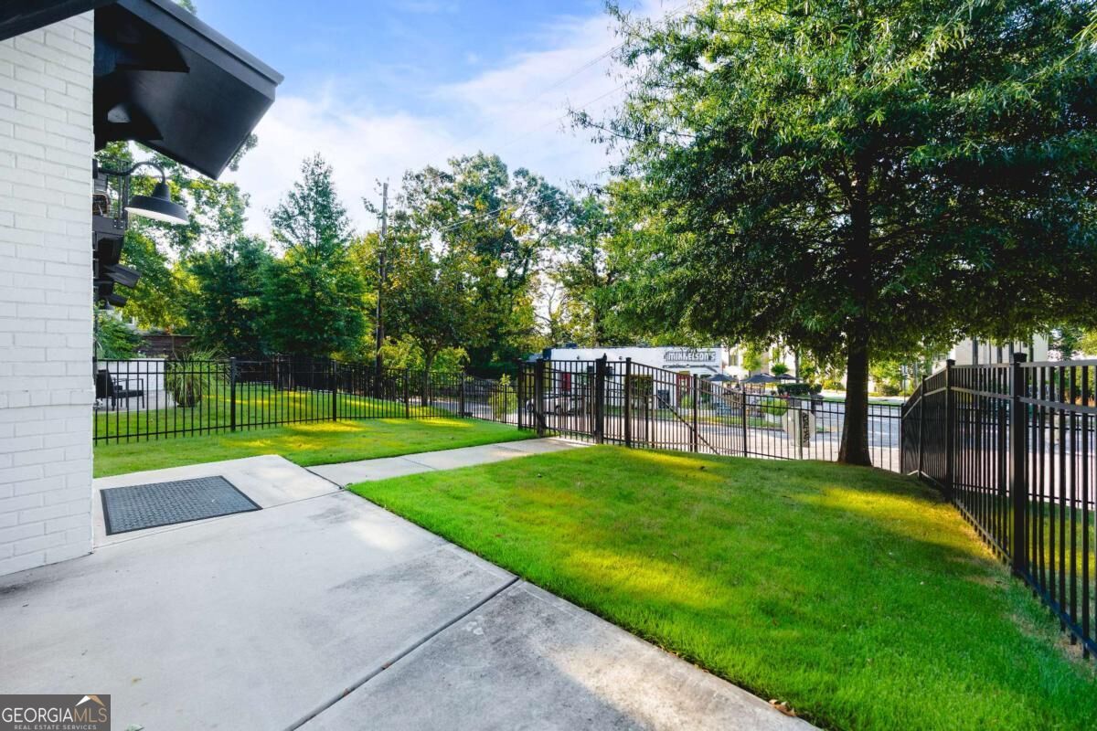 1112 Arkwright Place Se # B Property Photo 33