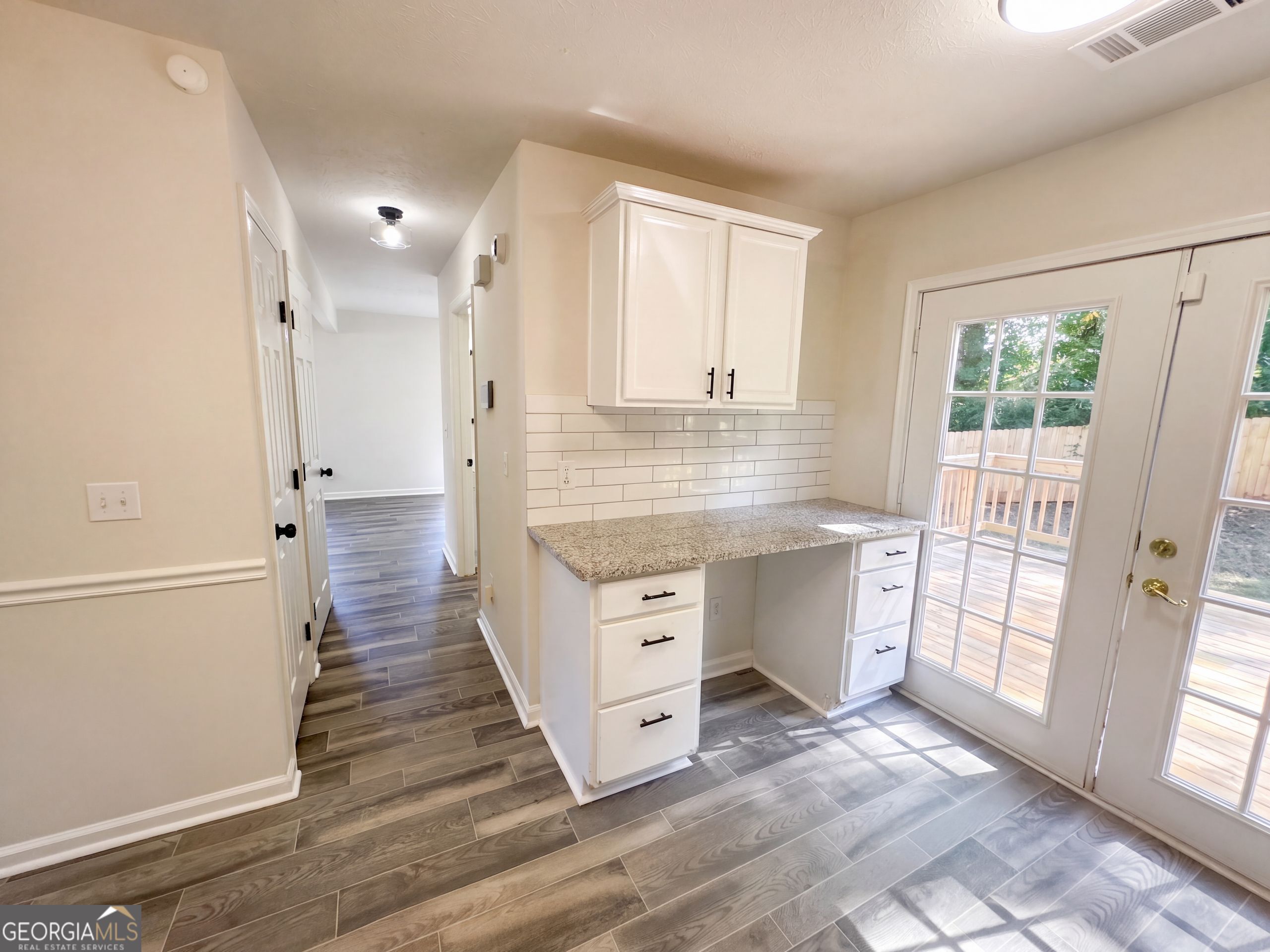 4389 Southvale Drive Property Photo 8