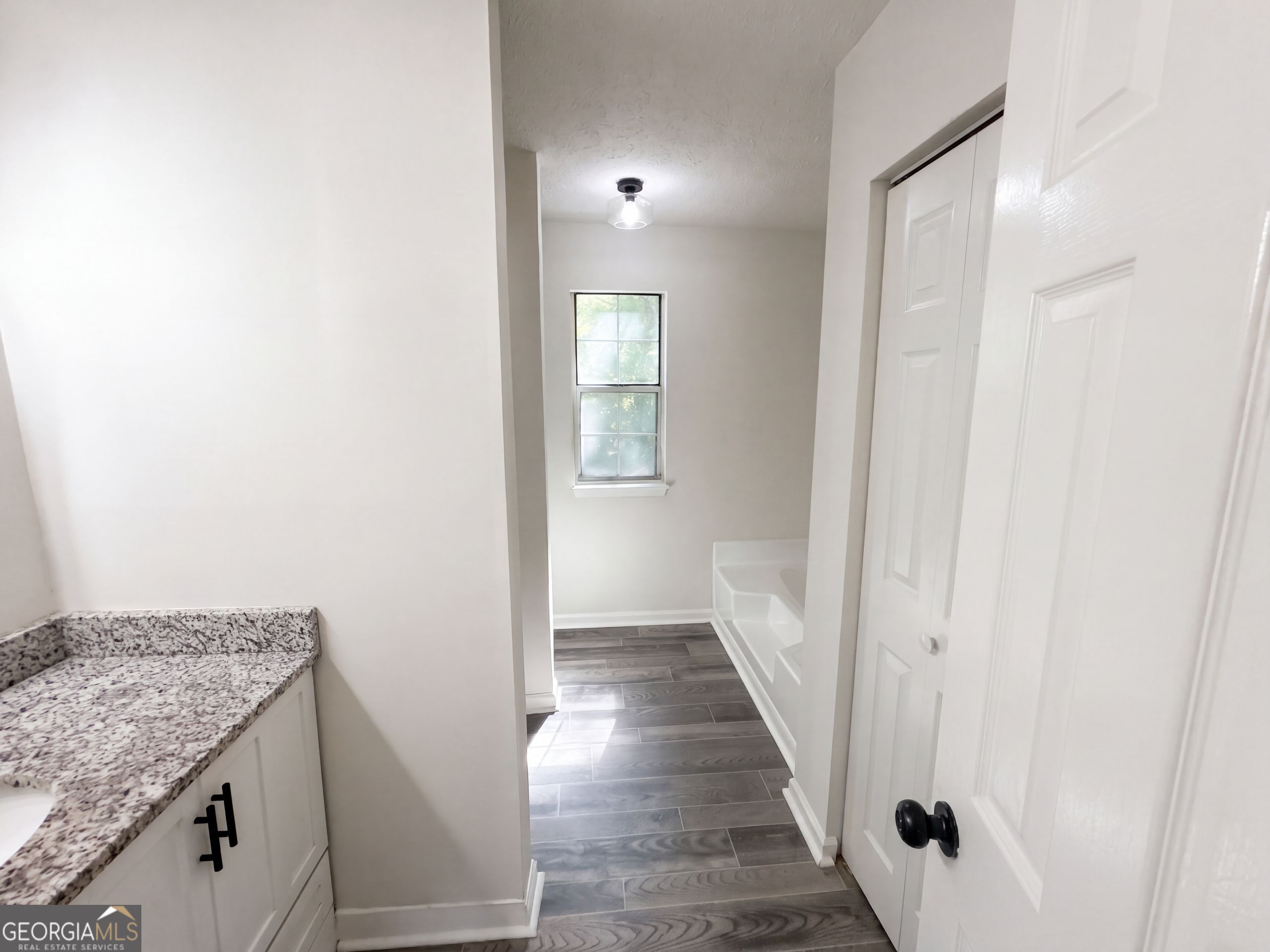 4389 Southvale Drive Property Photo 12