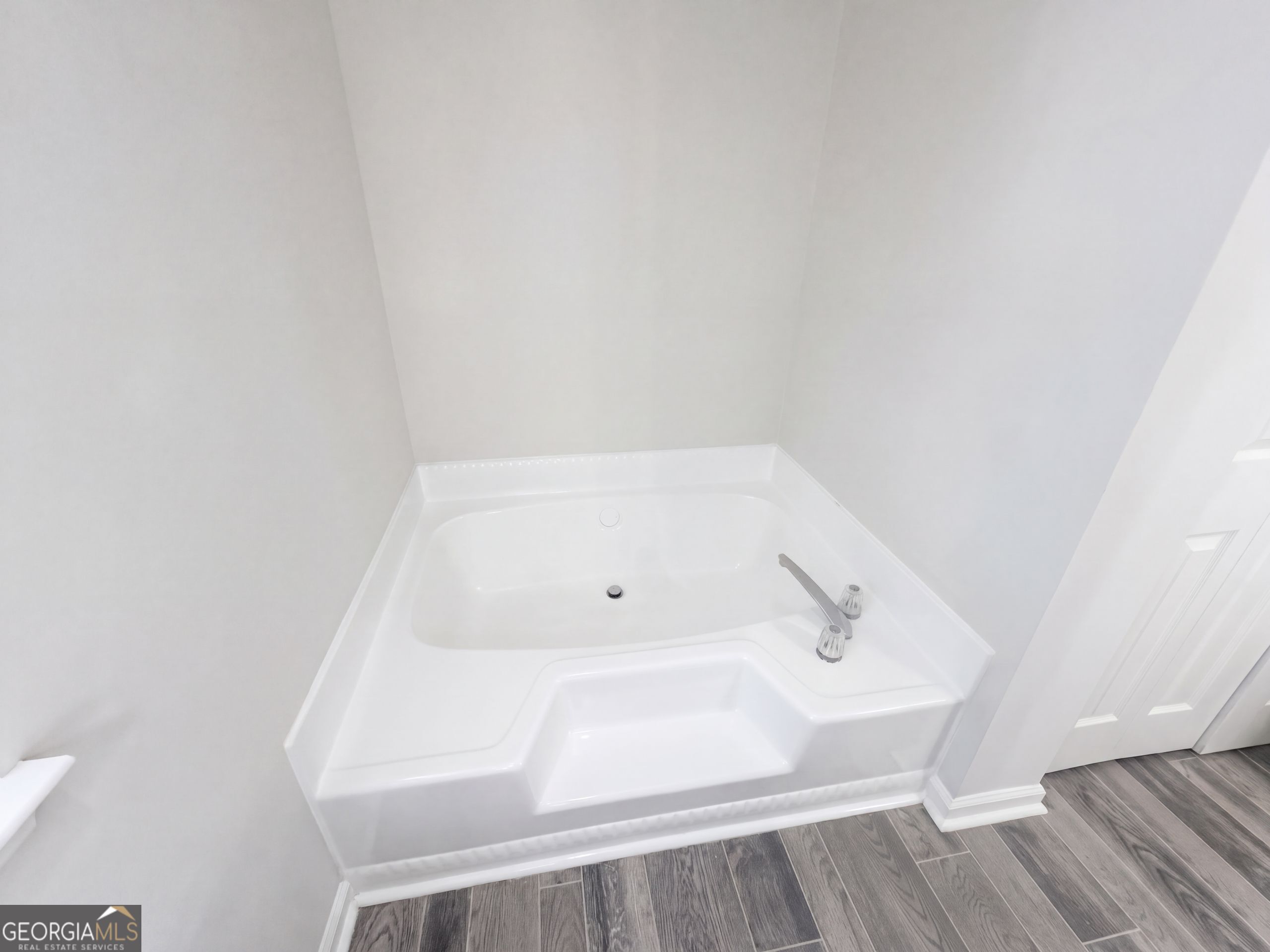 4389 Southvale Drive Property Photo 13