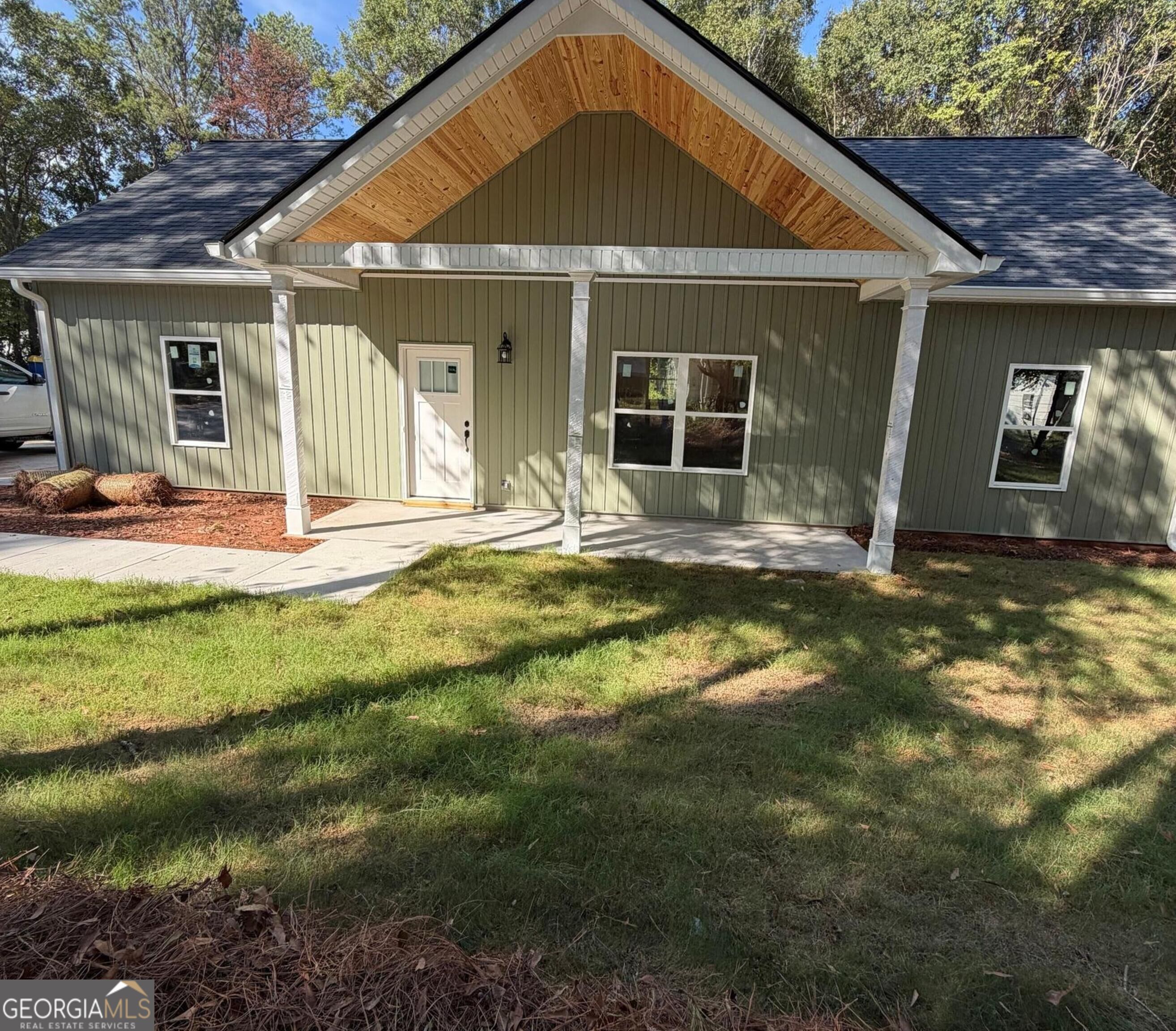 33 Peachtree Street Property Photo 1