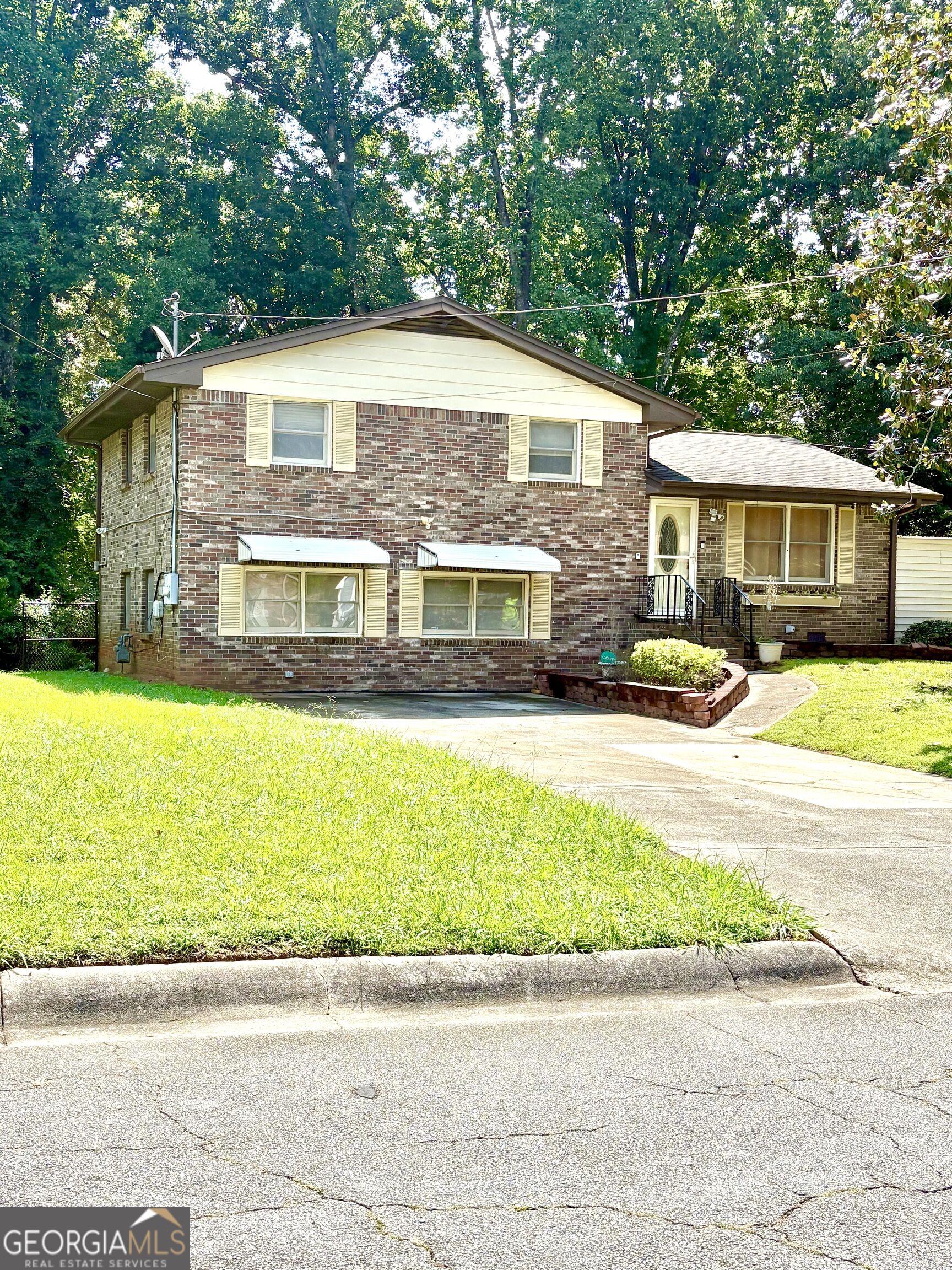 2480 Burton Circle Property Photo 1