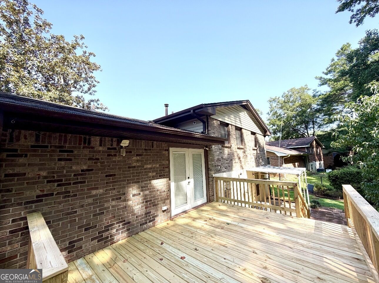 2480 Burton Circle Property Photo 3