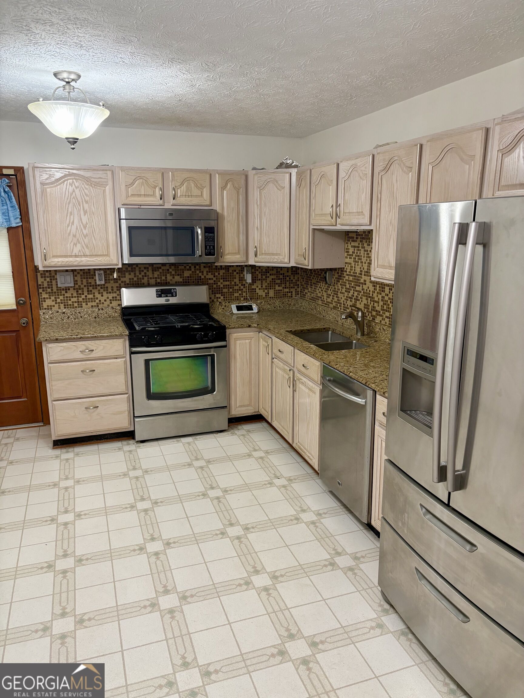 2480 Burton Circle Property Photo 10
