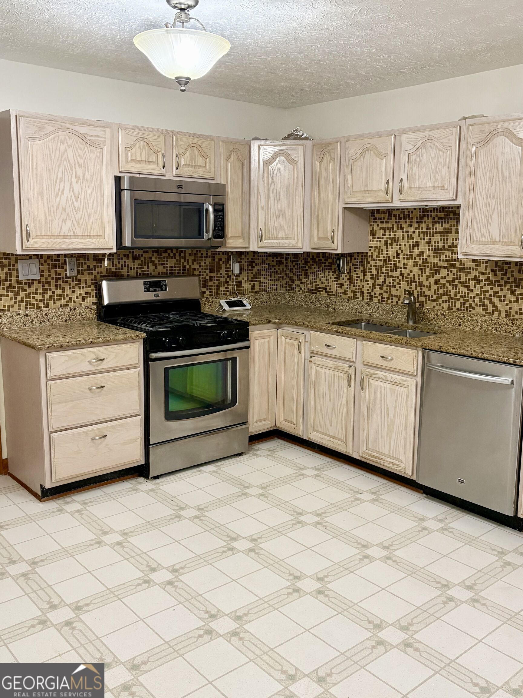 2480 Burton Circle Property Photo 11