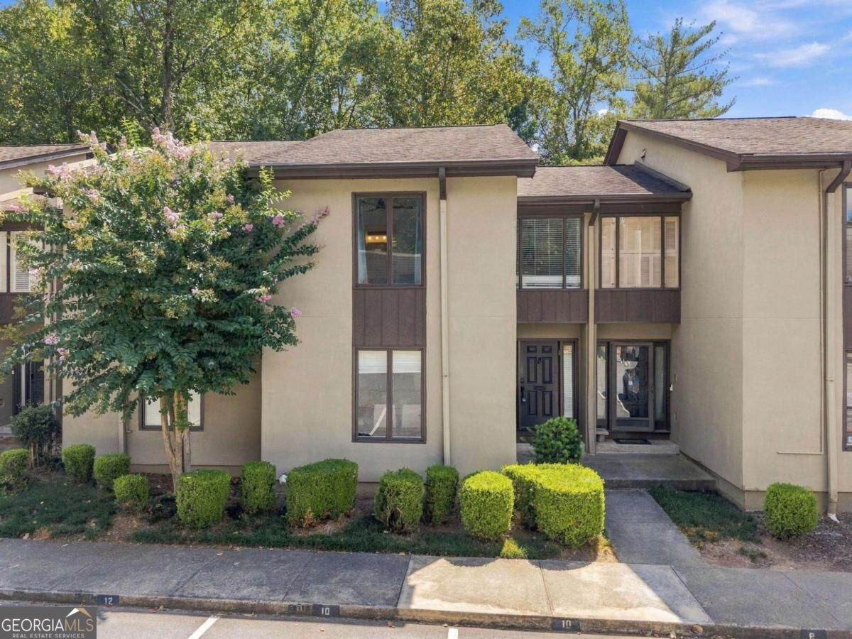 8 Ivy Ridge Ne Property Photo 1