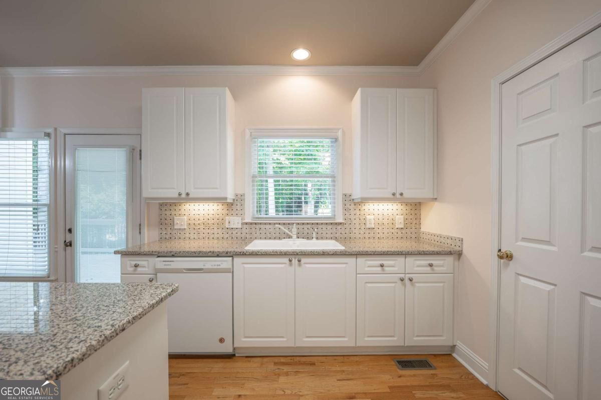 2059 Woodside Park Drive Property Photo 17