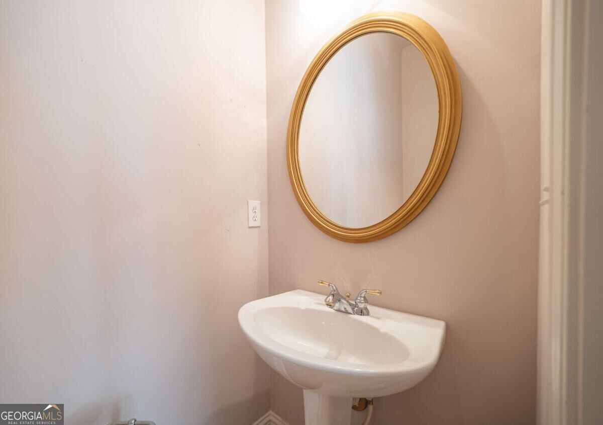 2059 Woodside Park Drive Property Photo 24