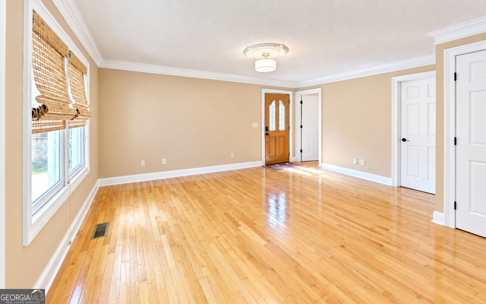 91 Tanglewood Circle Property Photo 2