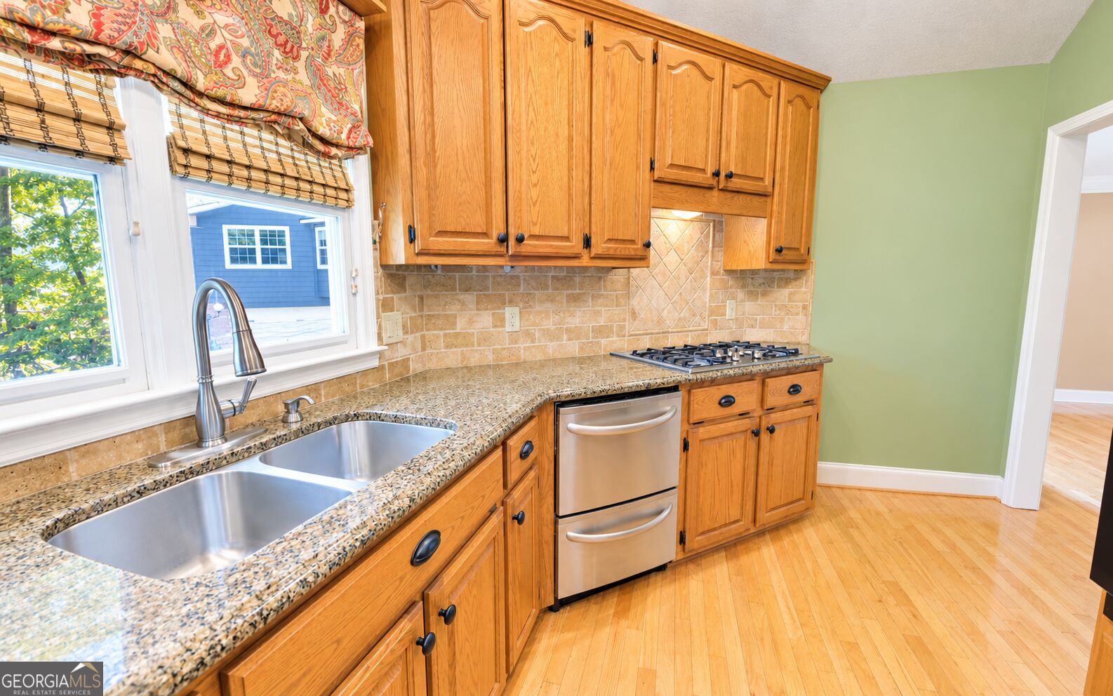 91 Tanglewood Circle Property Photo 3