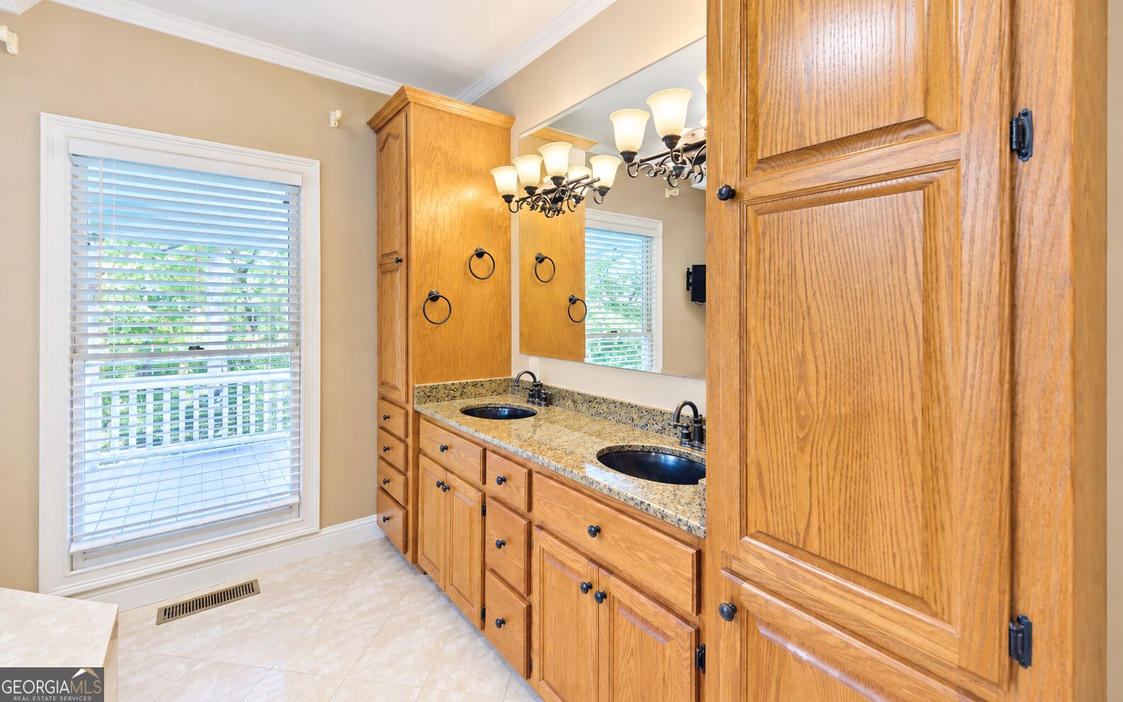 91 Tanglewood Circle Property Photo 4