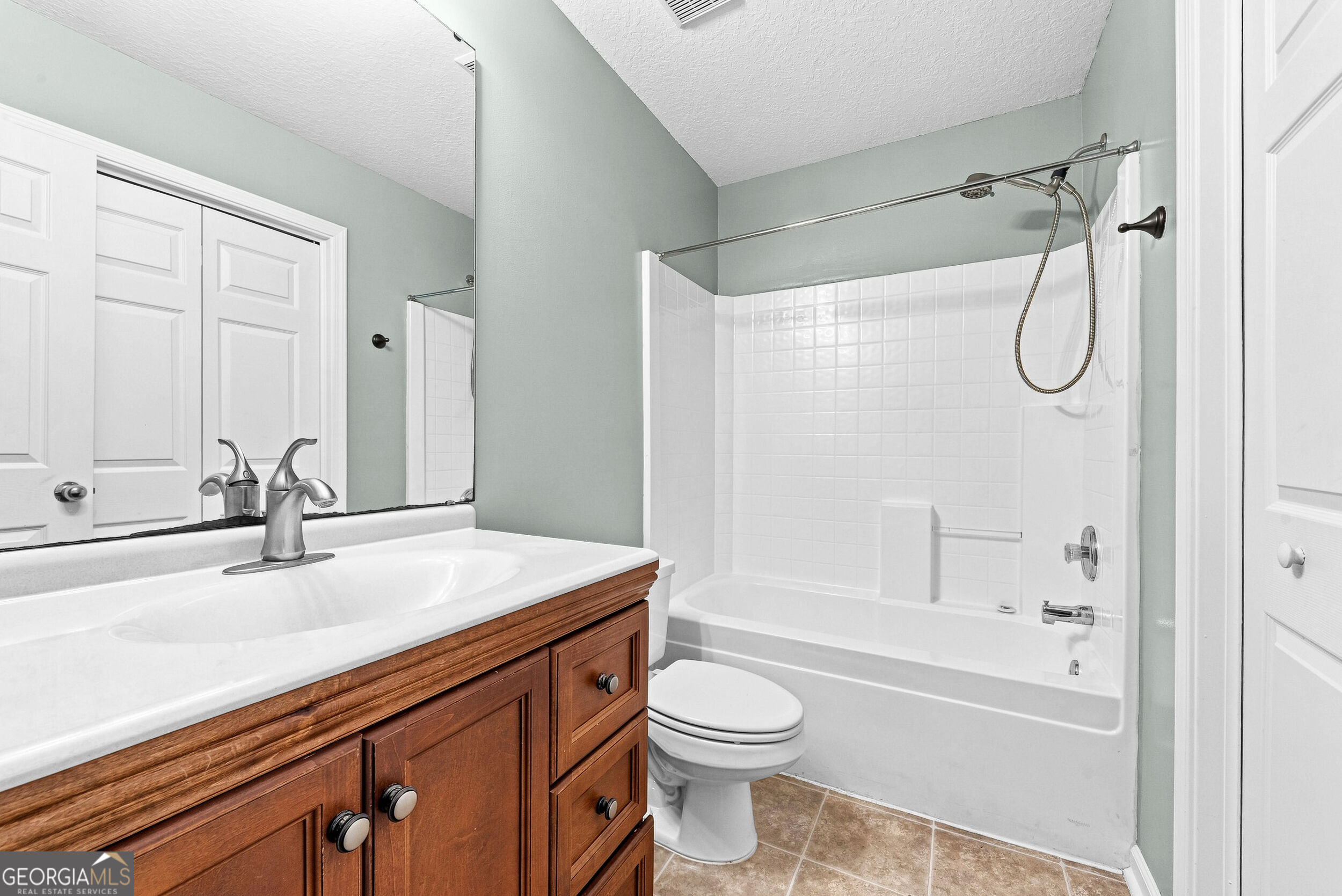 102 Windemere Drive Property Photo 6