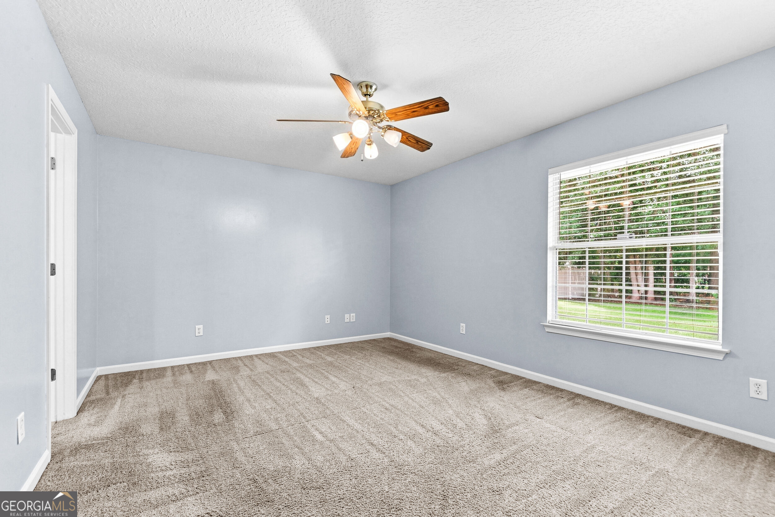 102 Windemere Drive Property Photo 14