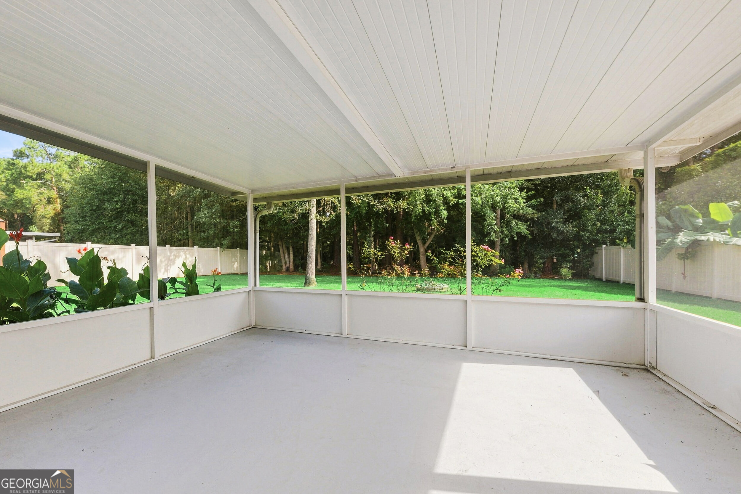 102 Windemere Drive Property Photo 24
