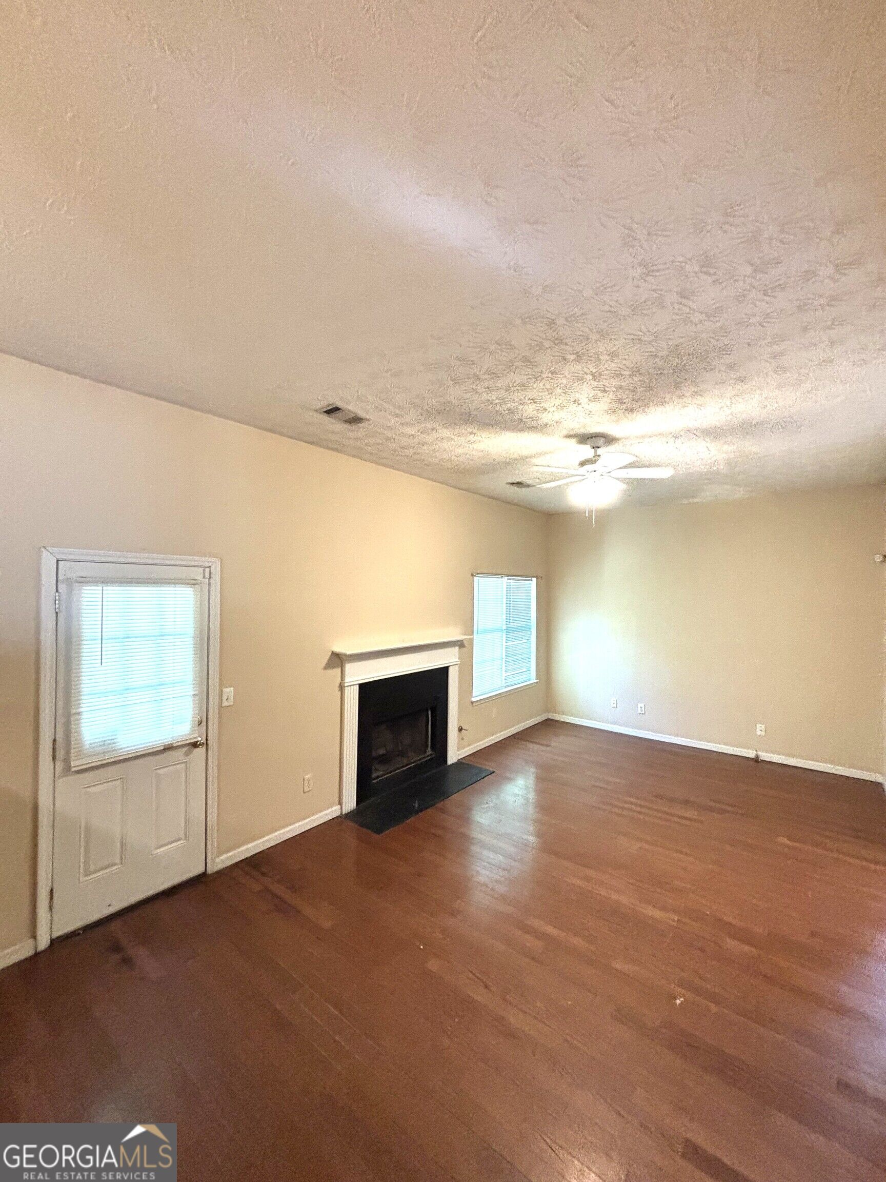 5452 Perching Place Property Photo 8