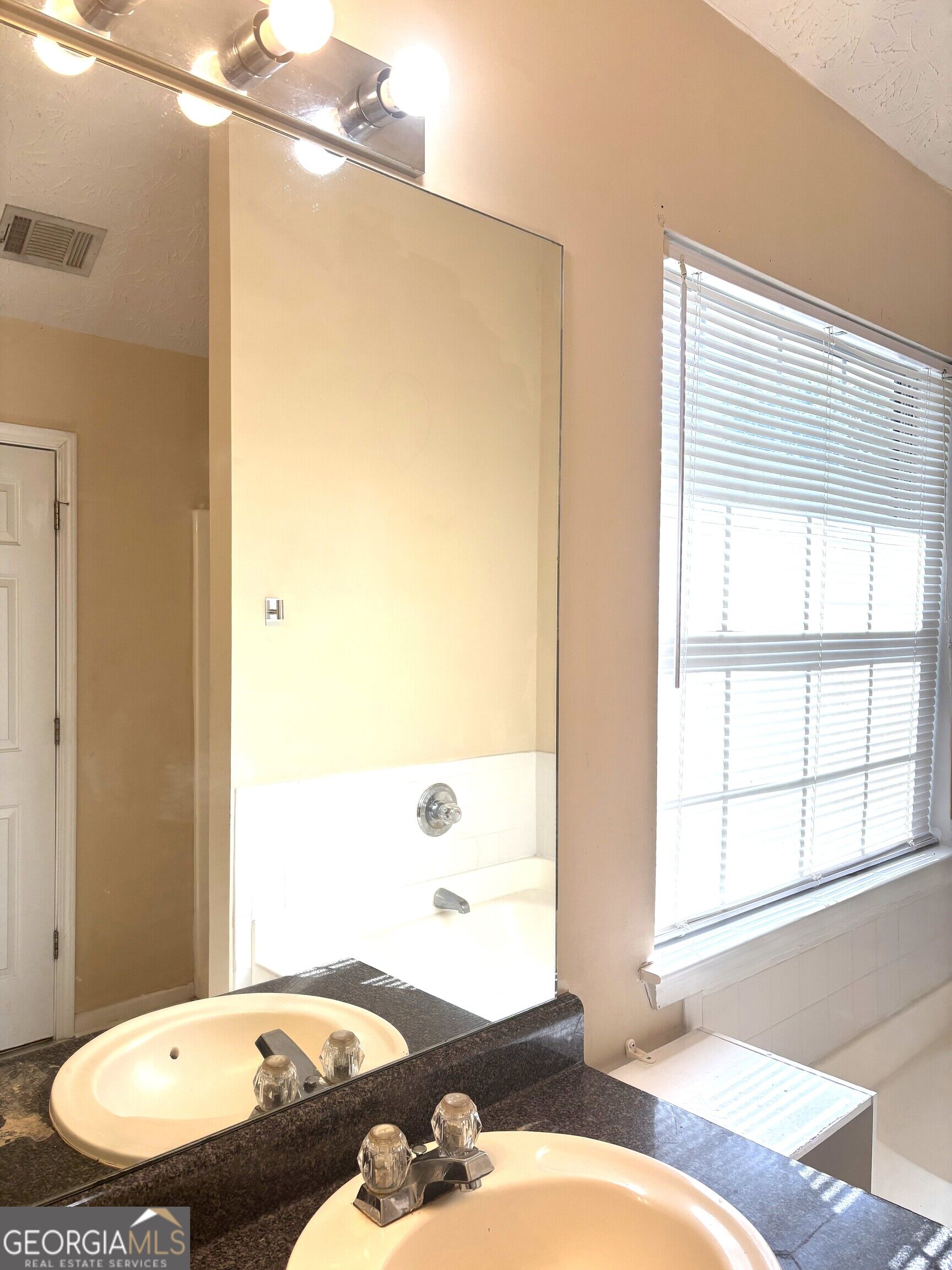 5452 Perching Place Property Photo 19