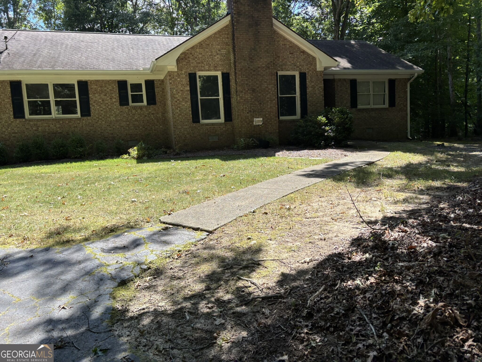 674 Clarke Trail Property Photo 3