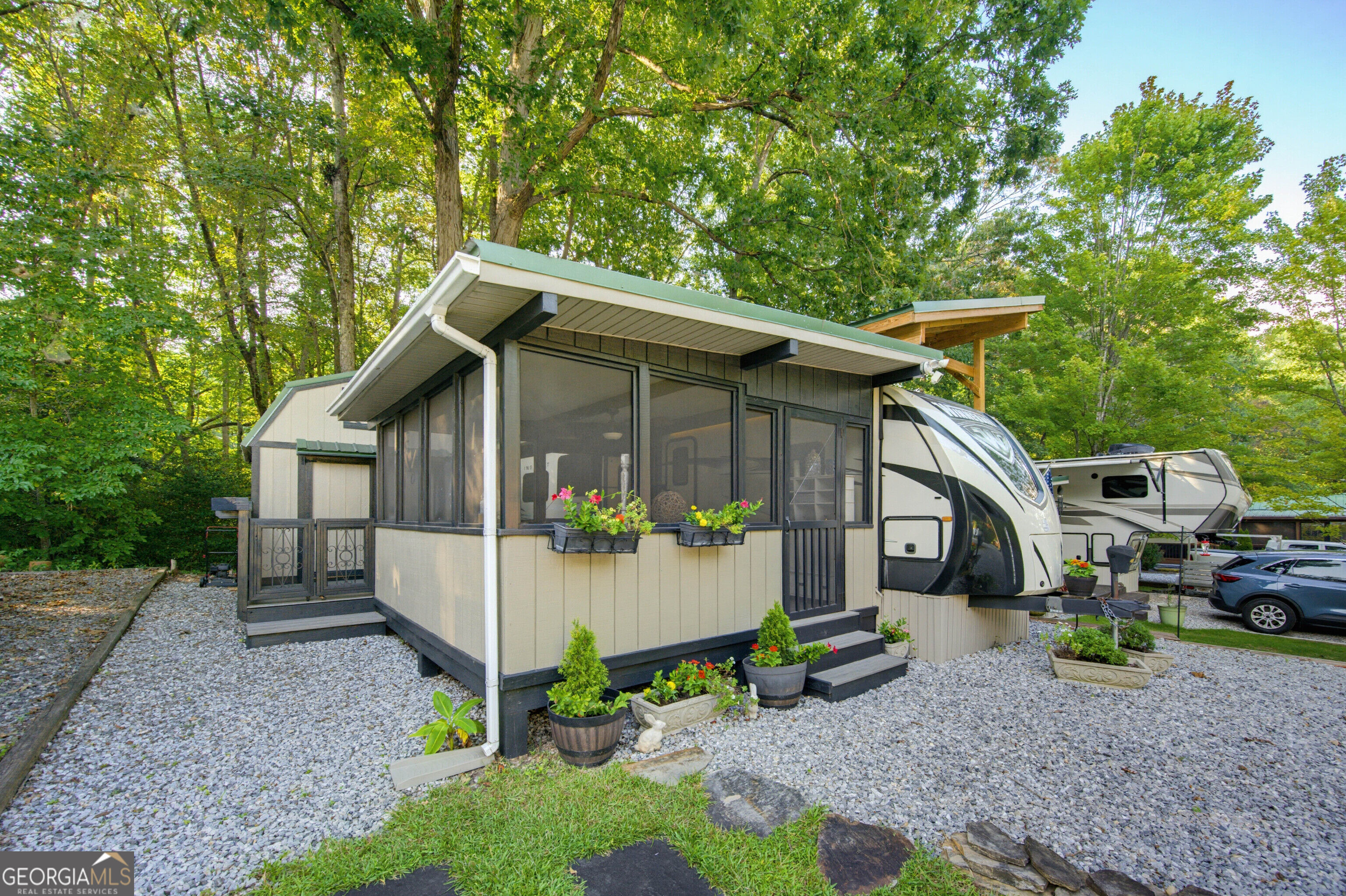 324 Leisure Acres Drive Property Photo 4