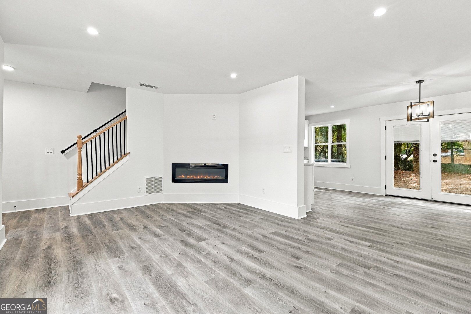 5441 Forest Path Court Property Photo 6