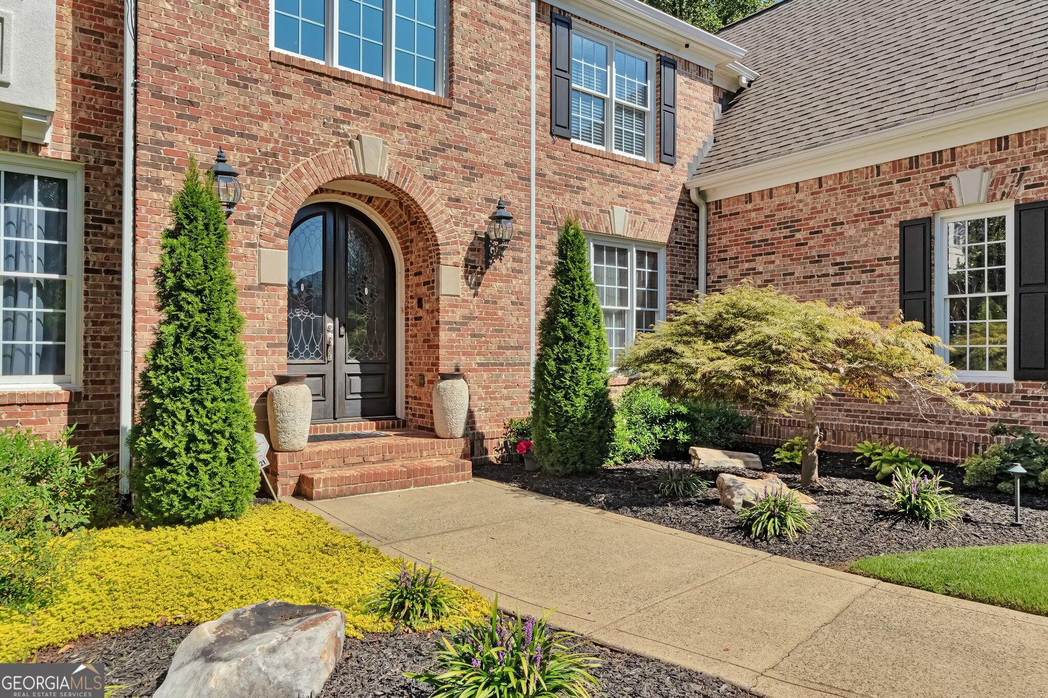 1421 Castlebrooke Way Property Photo 3