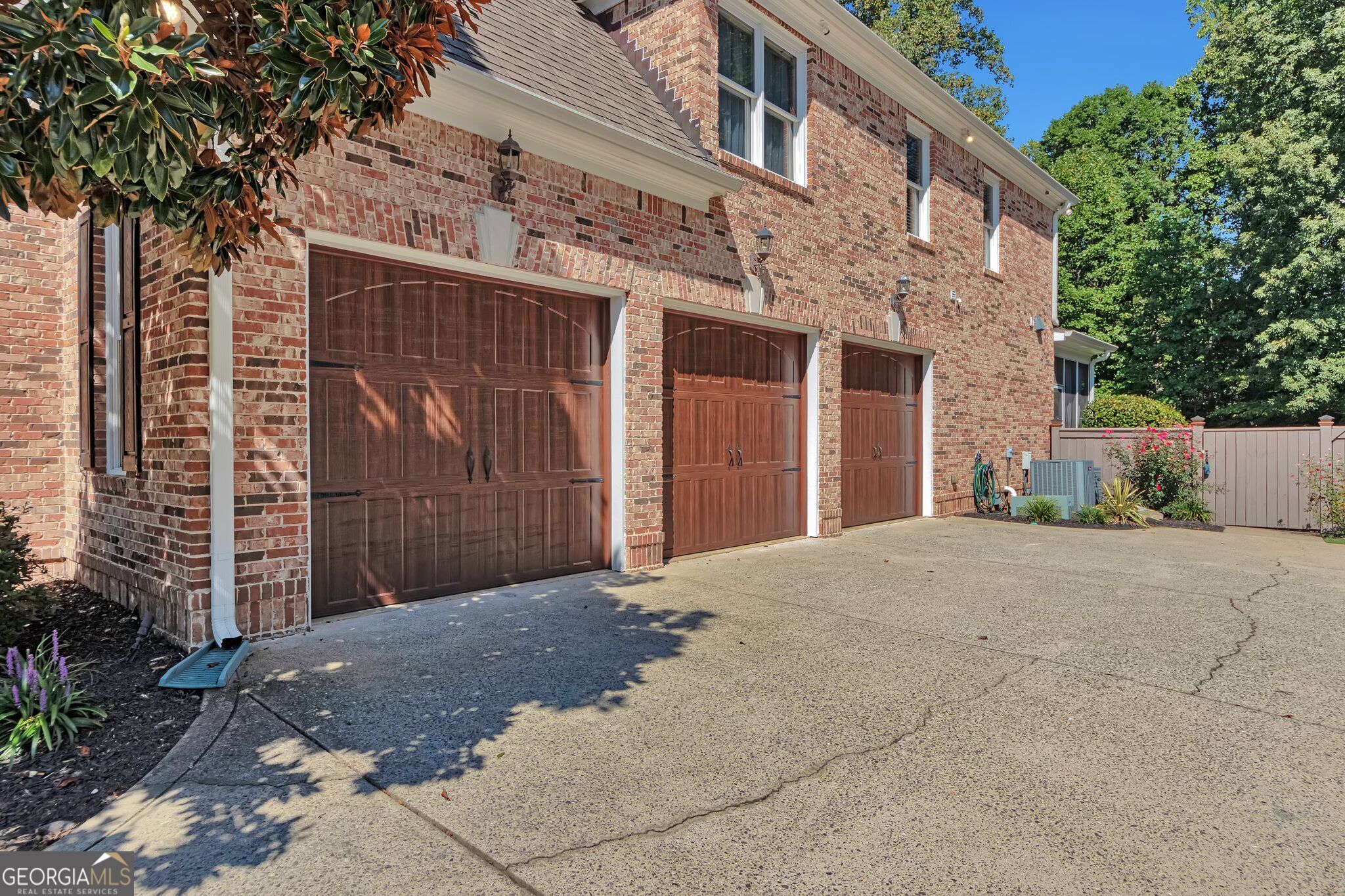 1421 Castlebrooke Way Property Photo 4