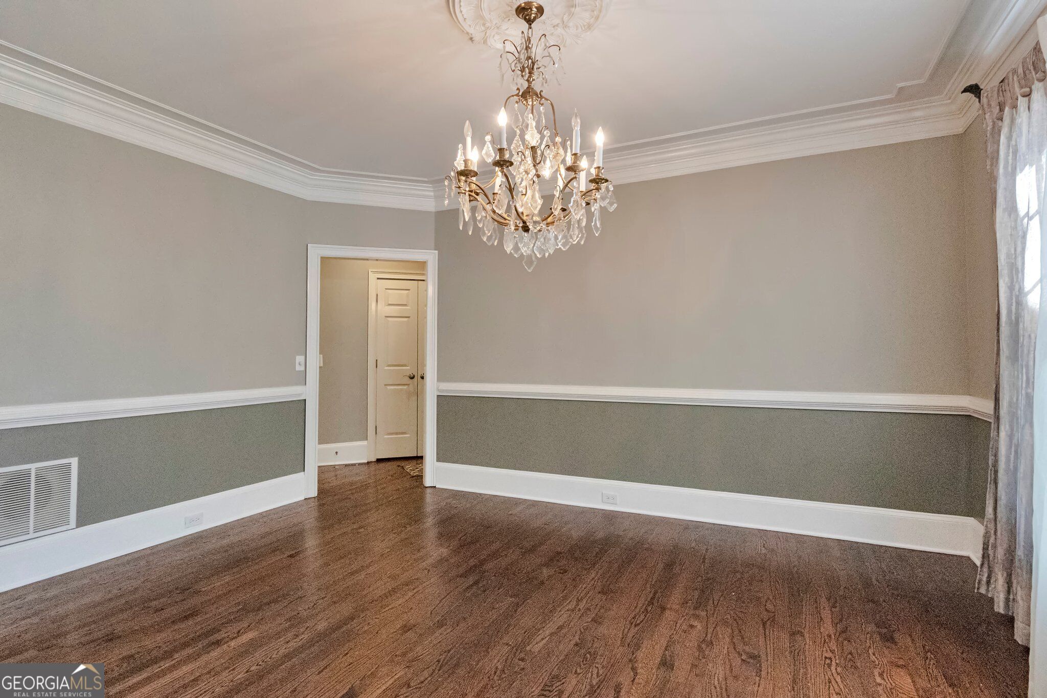 1421 Castlebrooke Way Property Photo 8