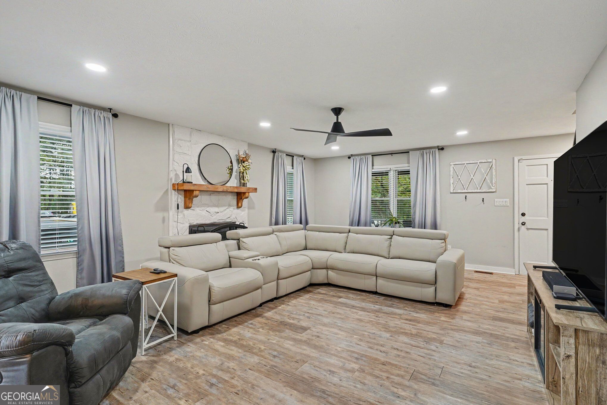 587 Highway 41 N Property Photo 13