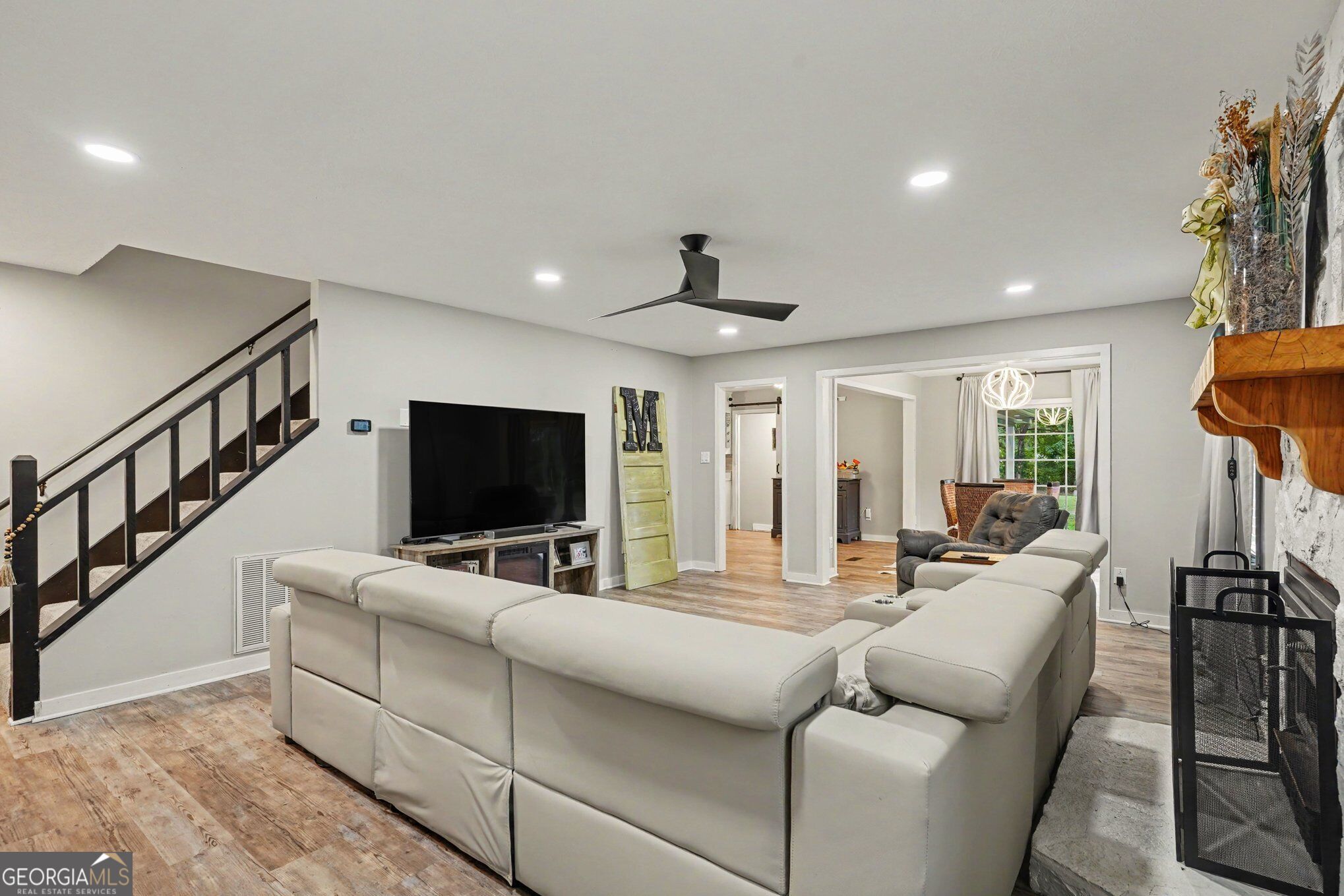 587 Highway 41 N Property Photo 15