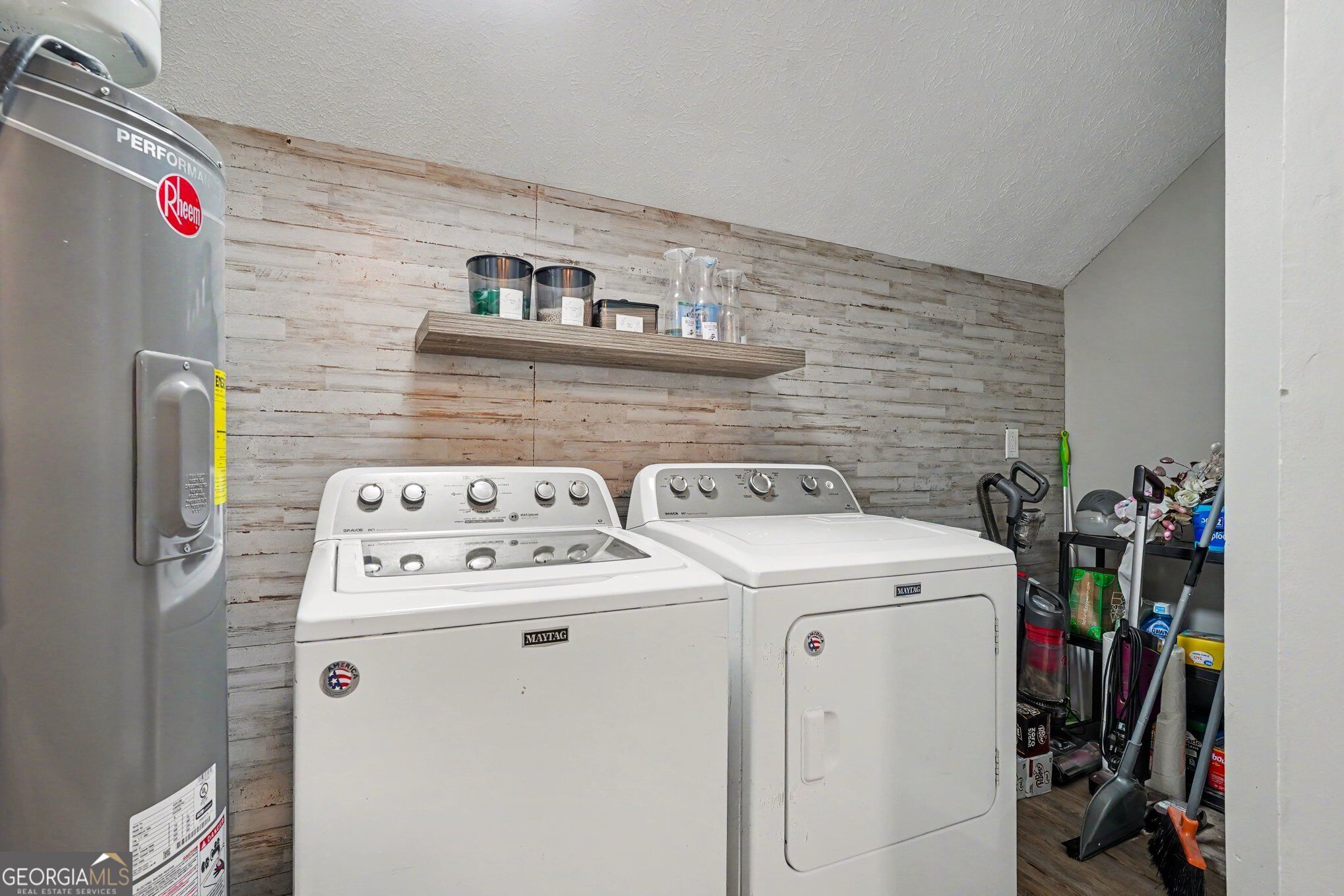 587 Highway 41 N Property Photo 25