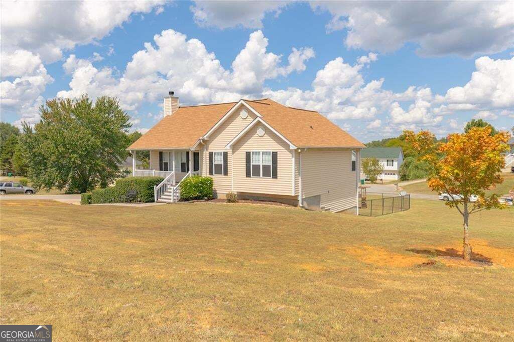 2 Court Crossing Property Photo 3