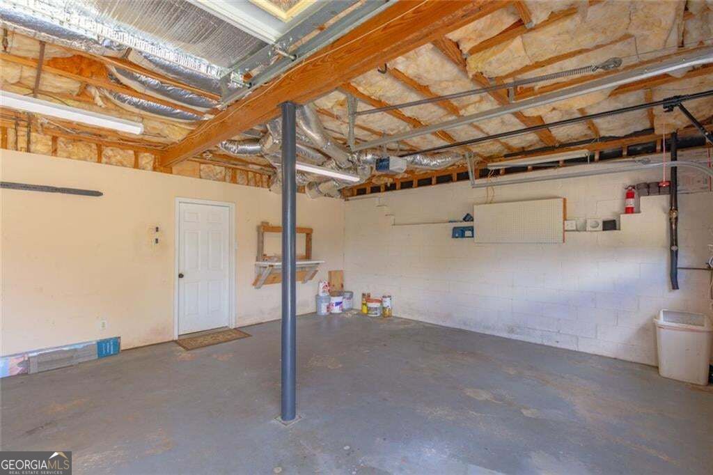 2 Court Crossing Property Photo 7