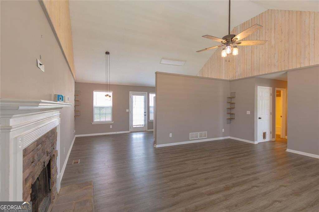 2 Court Crossing Property Photo 9
