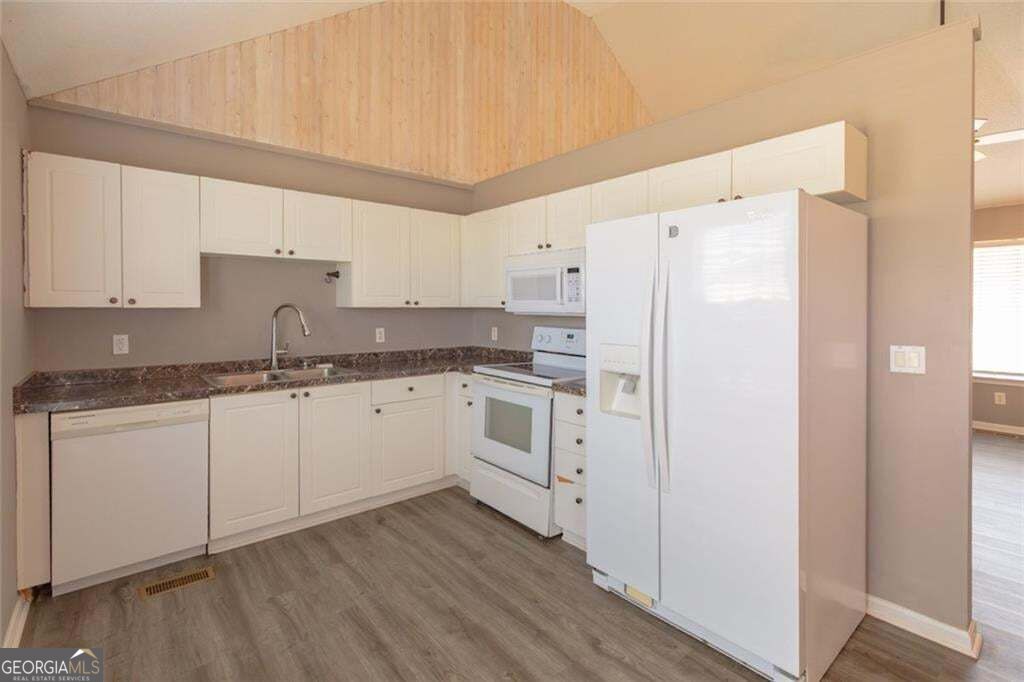 2 Court Crossing Property Photo 12
