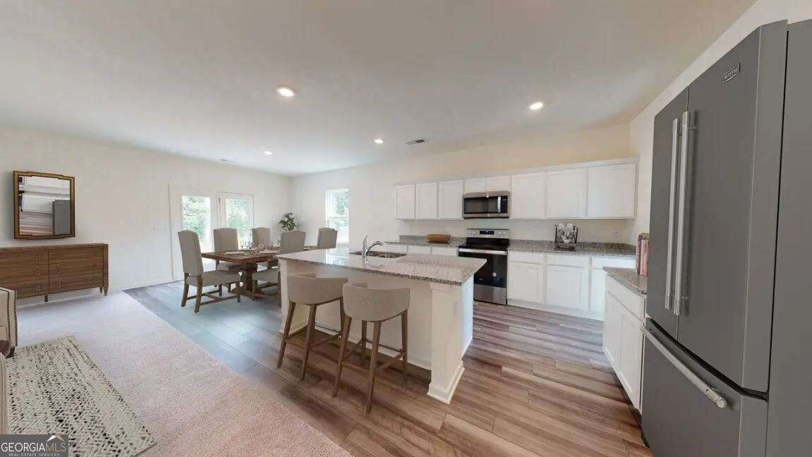 422 Otway Loop Property Photo 4