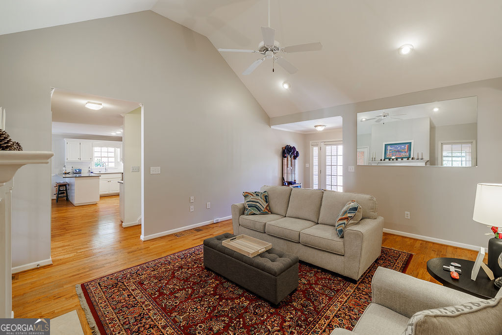 850 Saint Ives Lane Property Photo 7