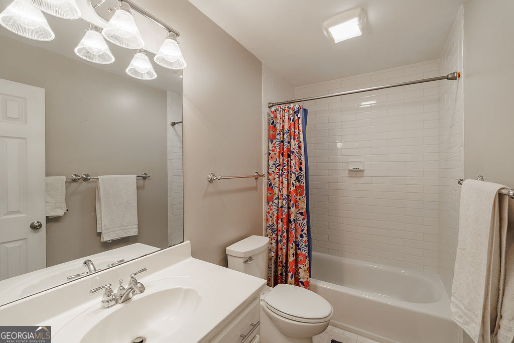 850 Saint Ives Lane Property Photo 29