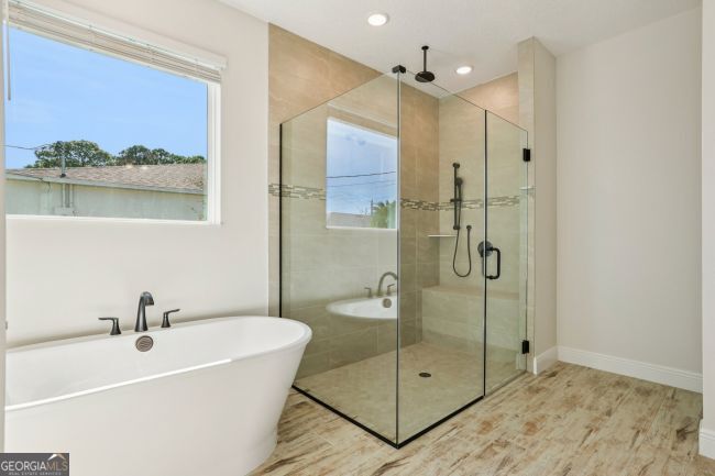 275 Edgewater Drive Property Photo 8
