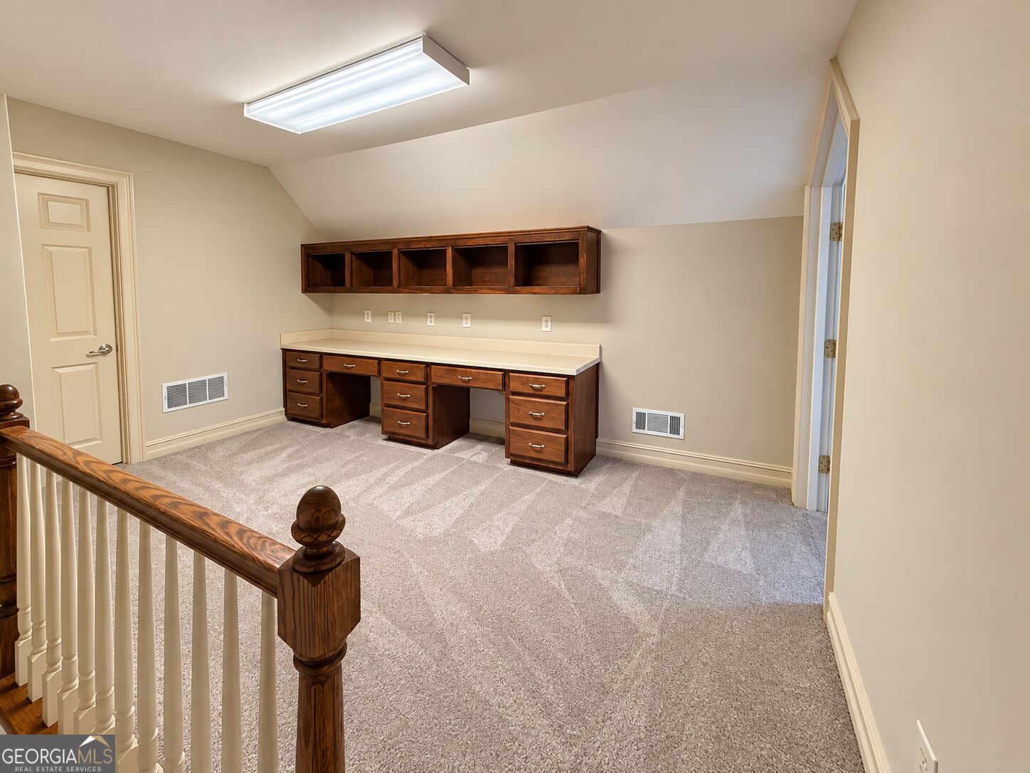 865 Streamside Drive Property Photo 16