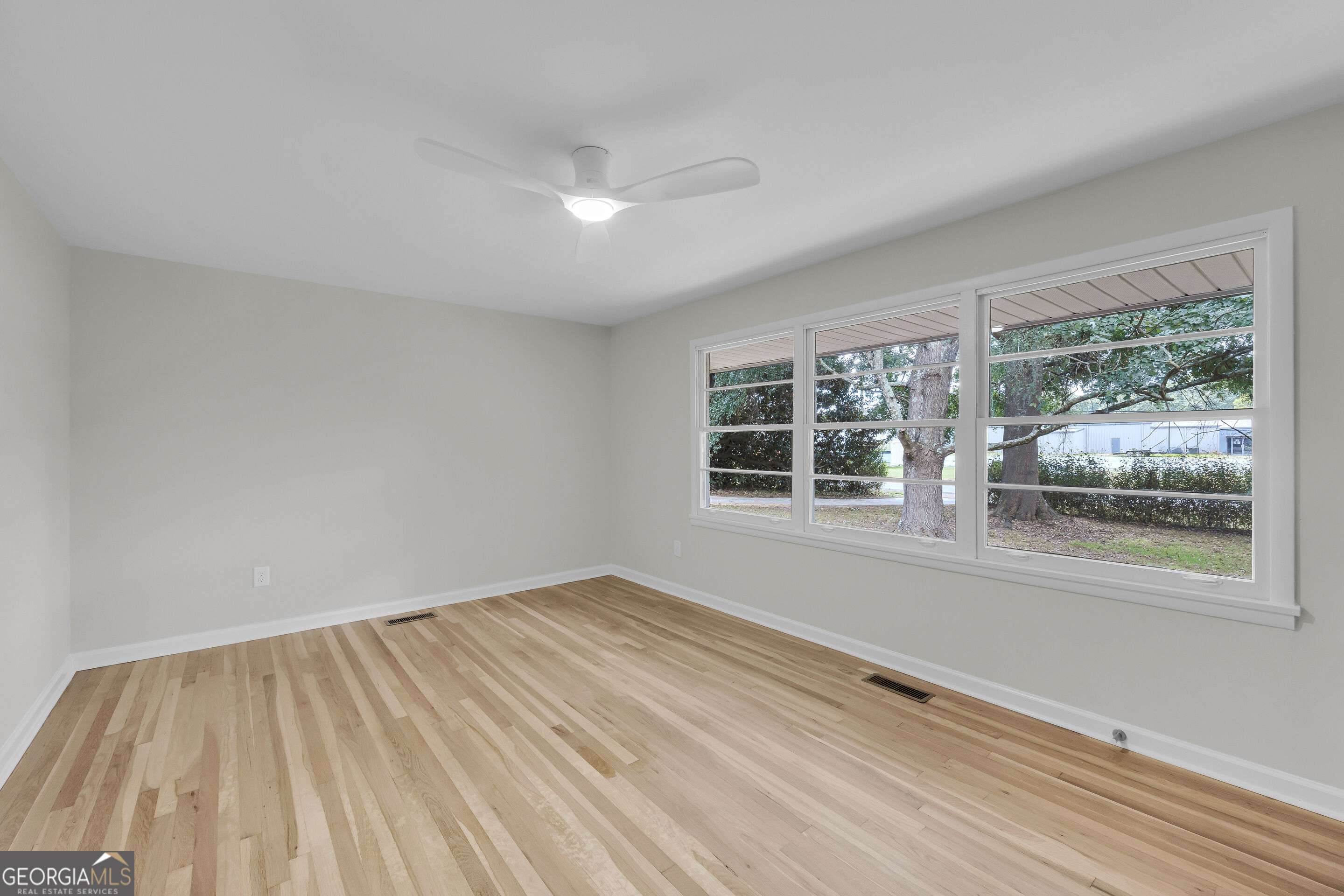 921 Highway 72 E Property Photo 6