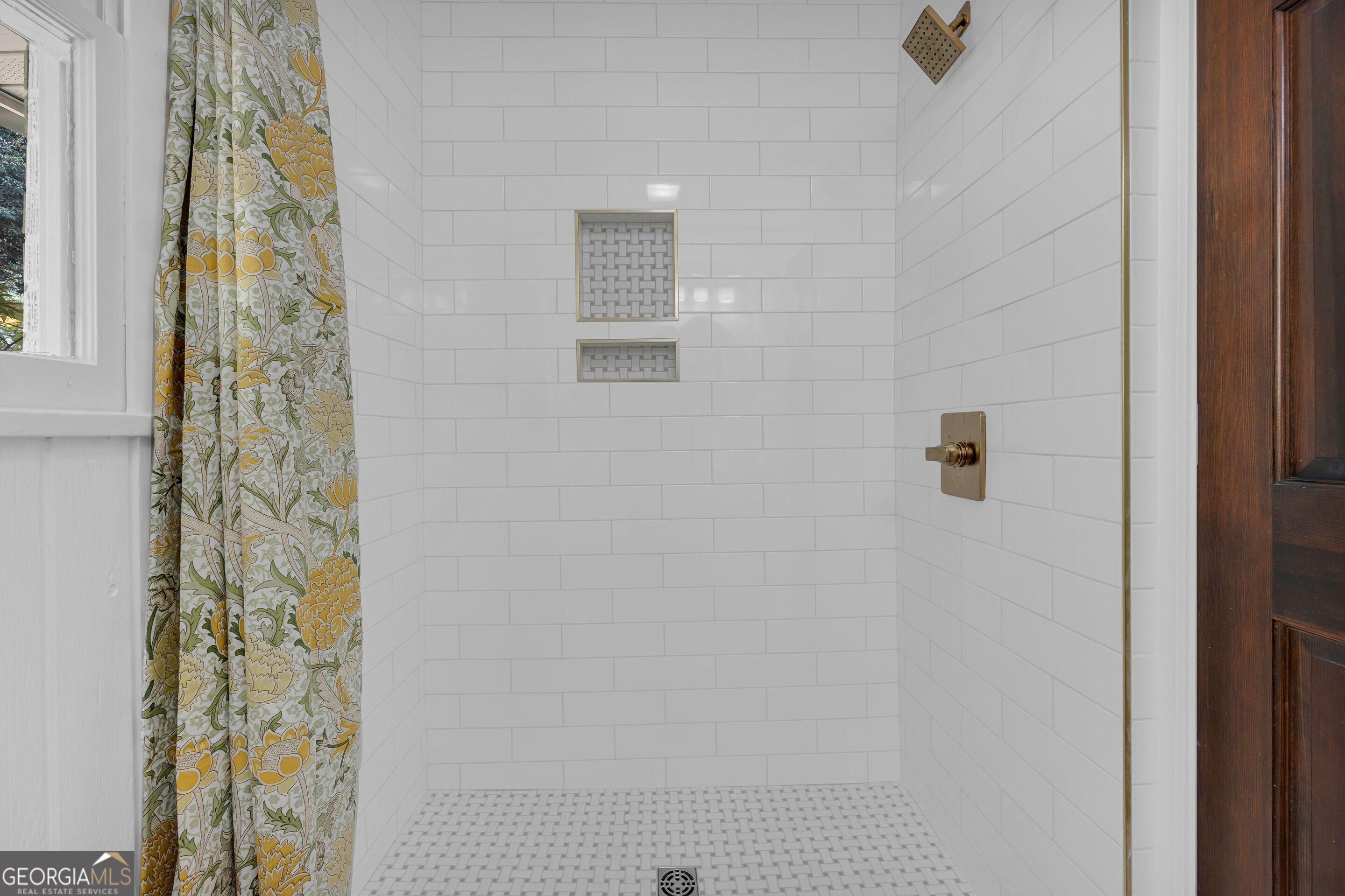 921 Highway 72 E Property Photo 9