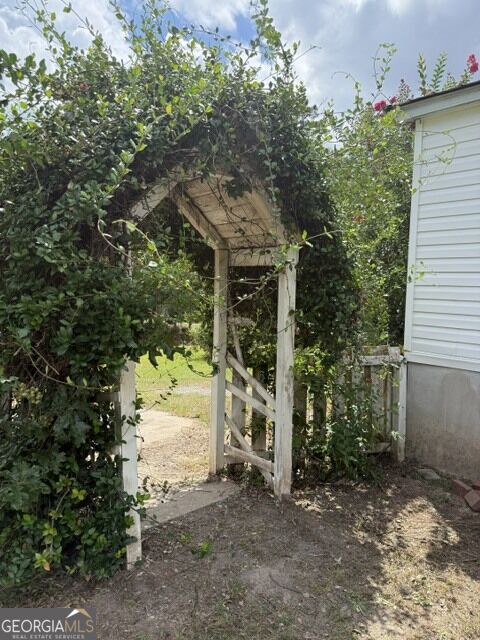 221 Lee Property Photo 2