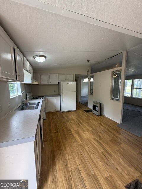 221 Lee Property Photo 9