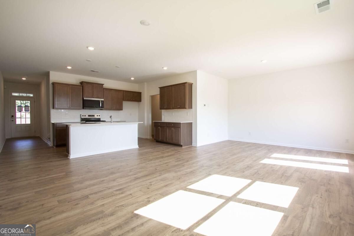 3592 Rowlett Street Property Photo 9