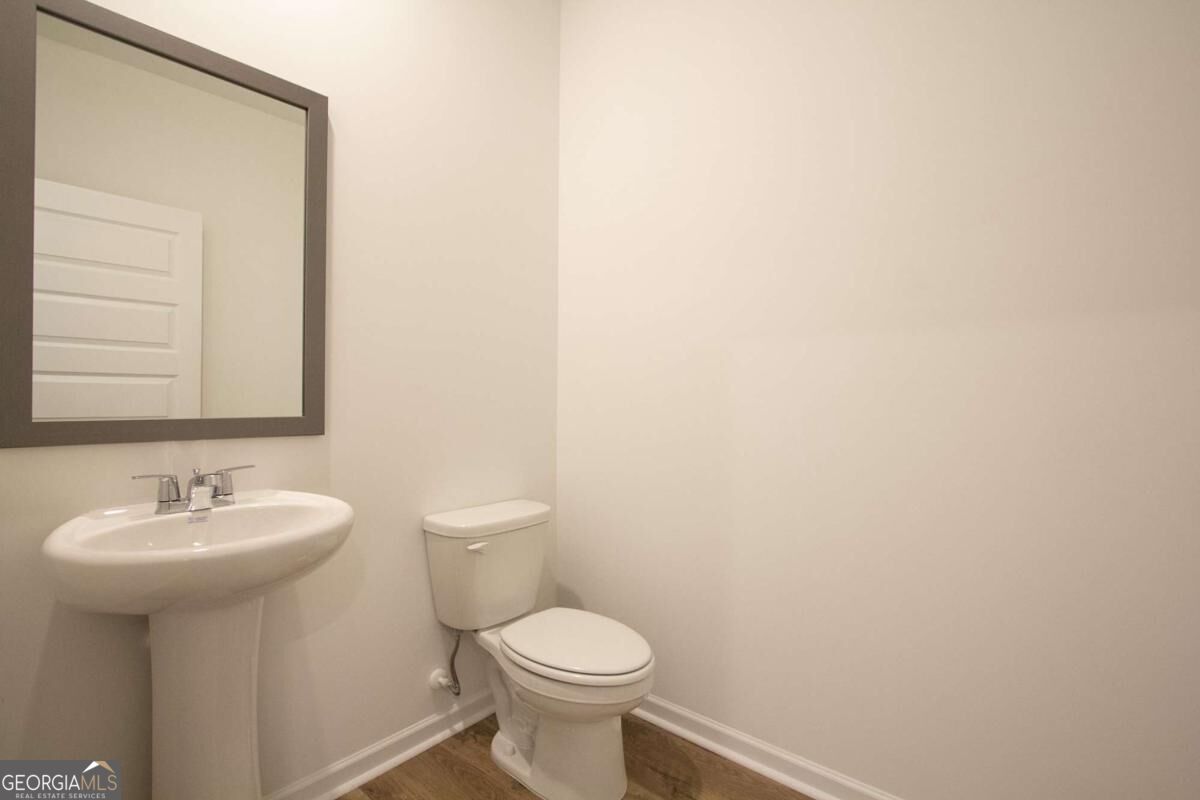 3592 Rowlett Street Property Photo 10