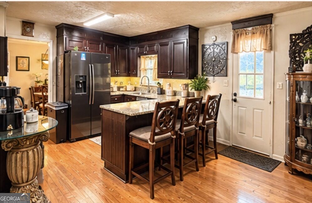 5846 Fox Run Property Photo 4