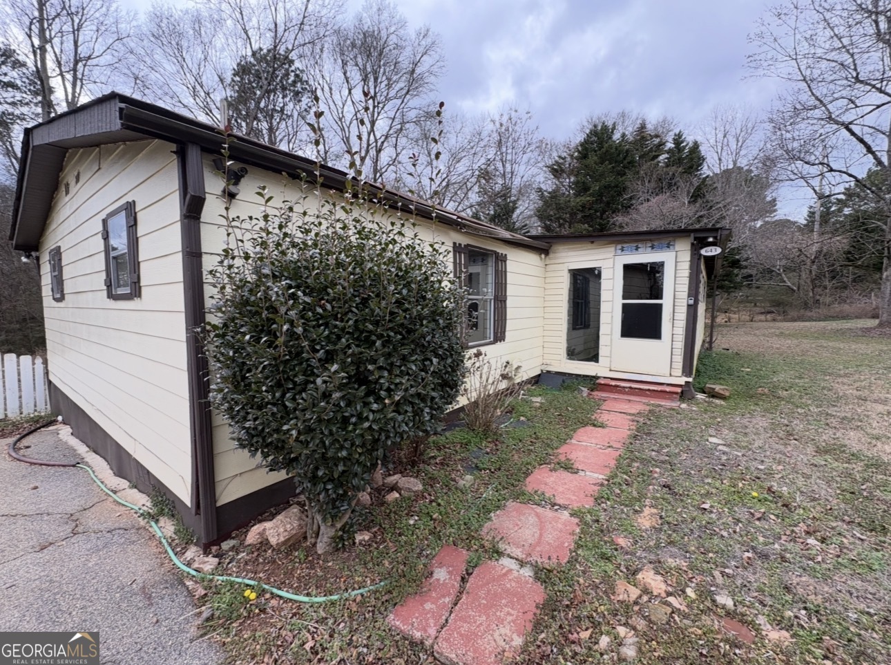 643 Dailey Mill Road Property Photo 2