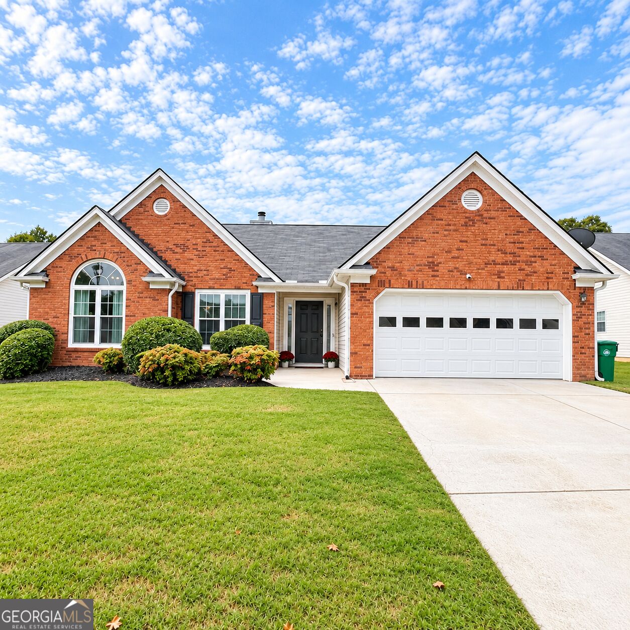 2762 Hillvale Cove Way Property Photo 1