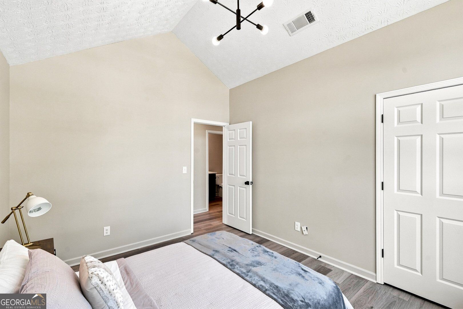 2762 Hillvale Cove Way Property Photo 26