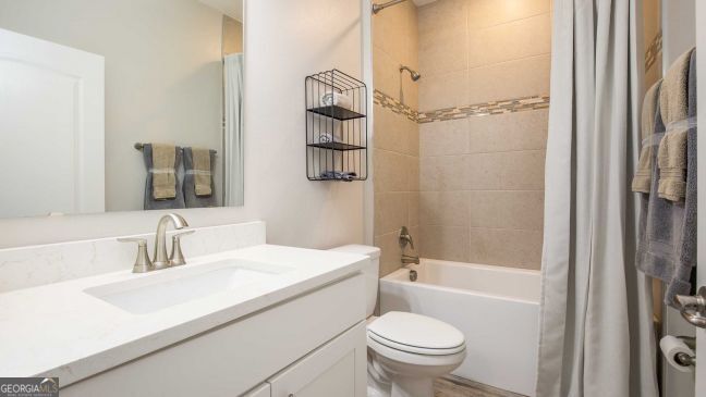 200 Savannah Way Property Photo 8